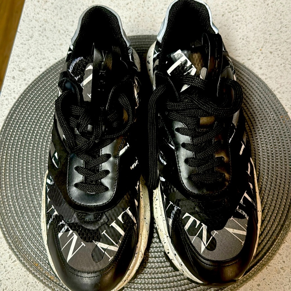 Valentino Runners